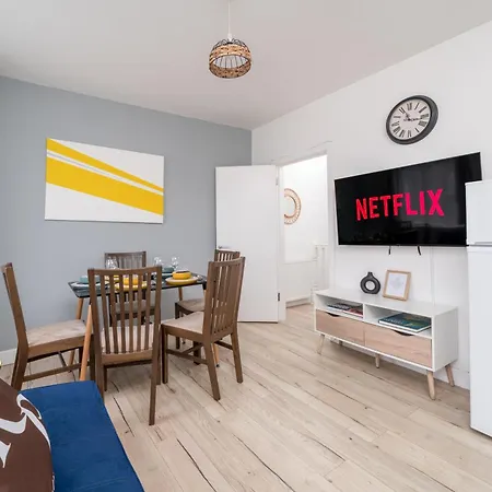 Modern 2 Bed East London Home By Rebby Properties Sleeps 5 Near Canning Town Station Exterior photo