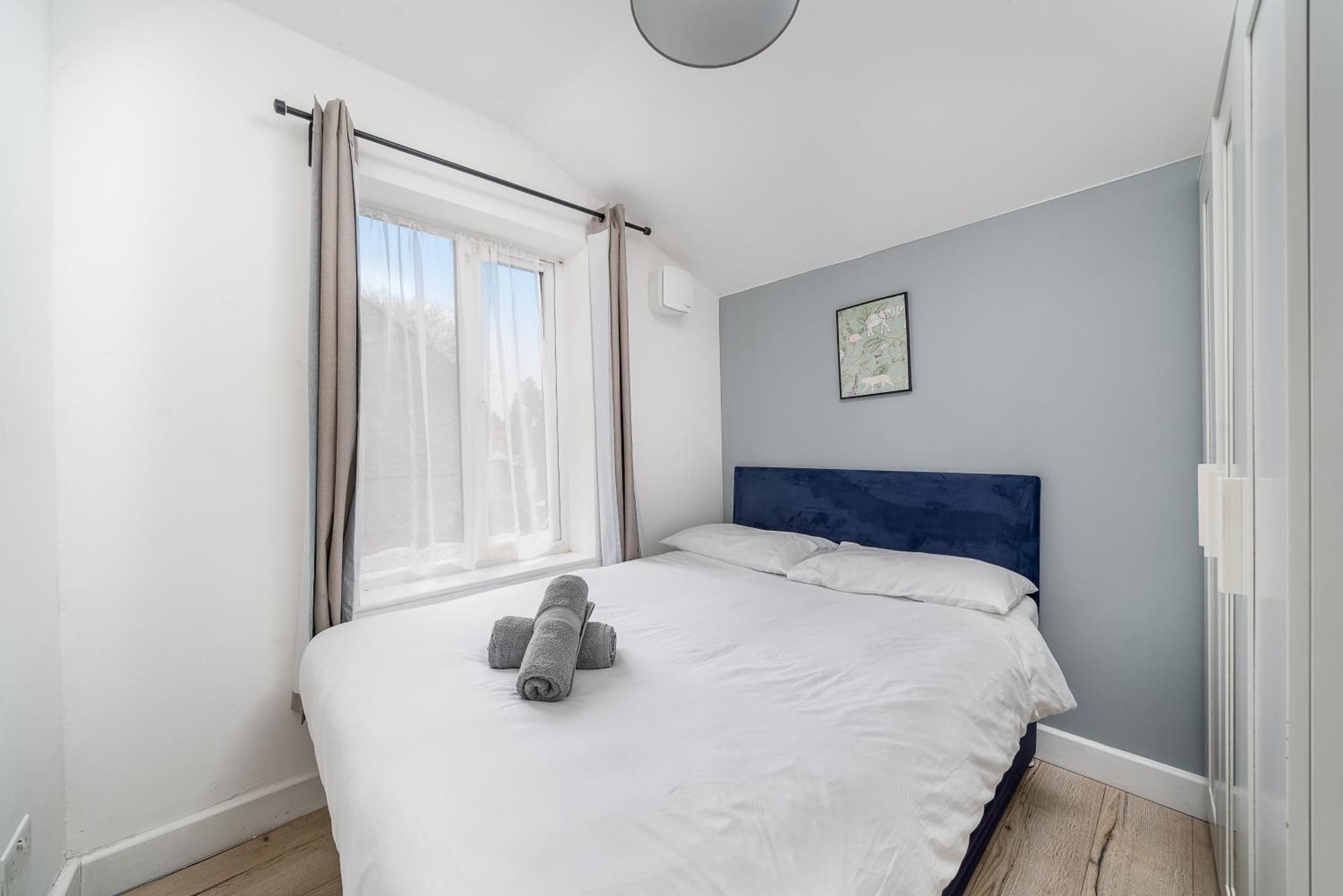 Modern 2 Bed East By Rebby Sleeps 5 Near Canning Town Station Apartamento Londres