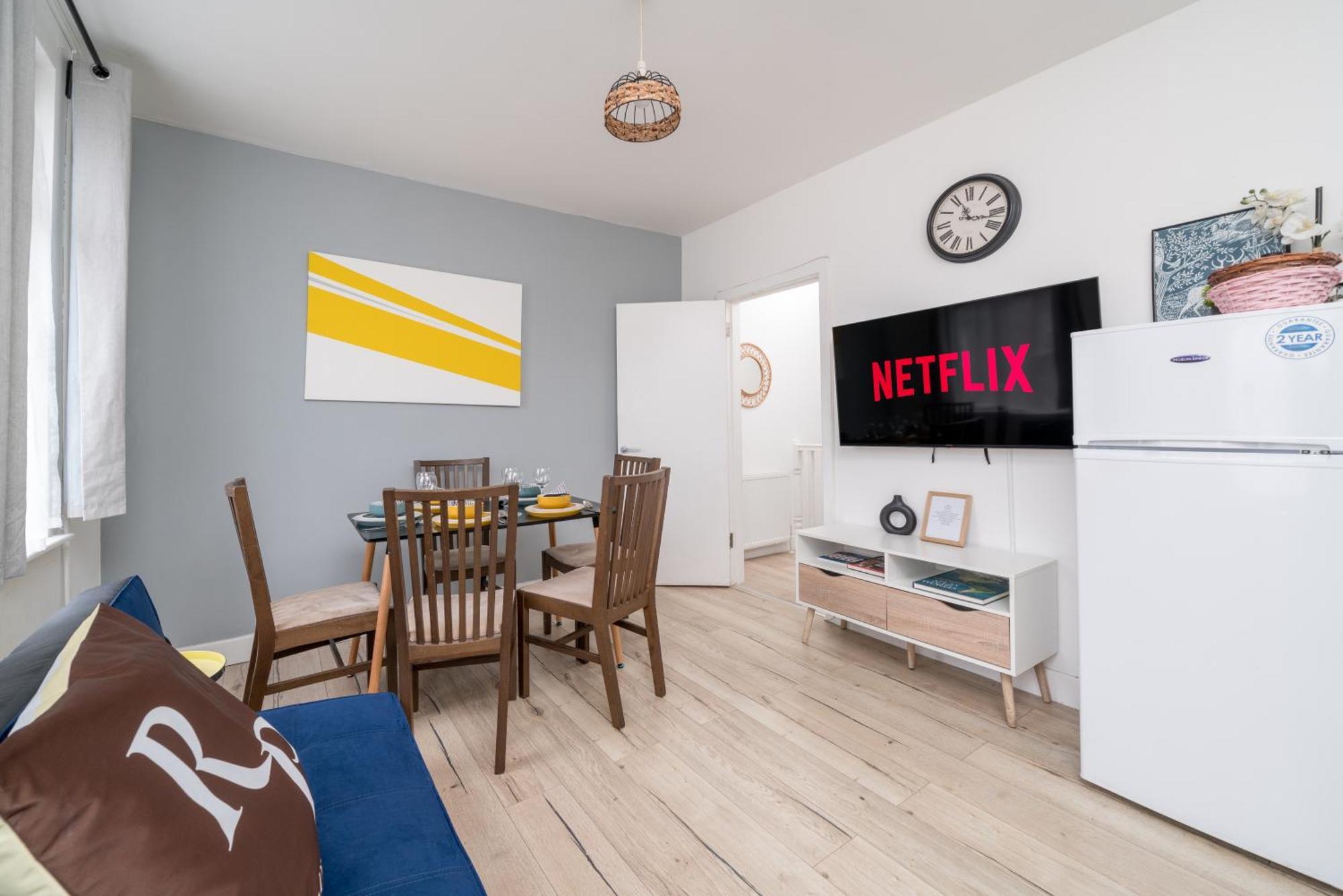 Modern 2 Bed East By Rebby Sleeps 5 Near Canning Town Station Londres